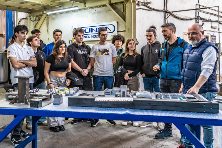 Sistema de elevación a medida para el vehículo Hyperloop UPV