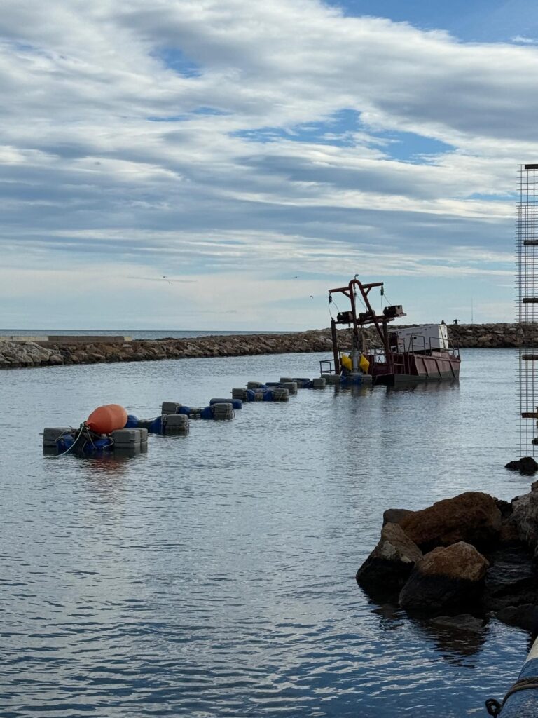 Línea de tubería flotante del pontón de dragado